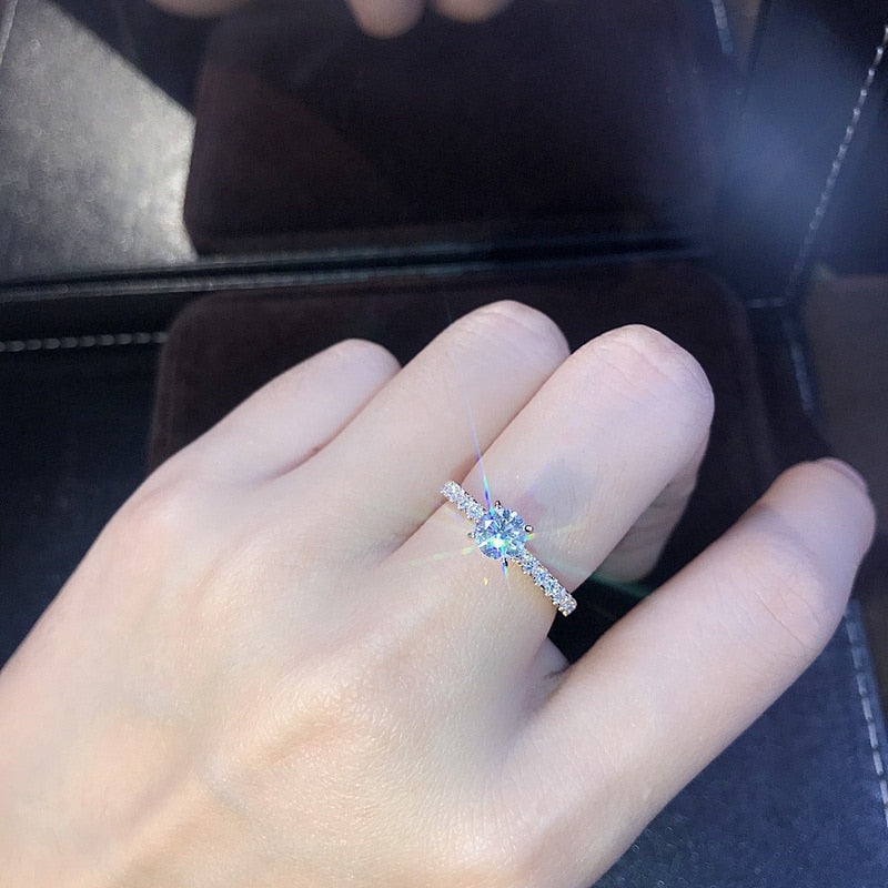 Frauen Trendy Shiny Kristall Ring Einfachheit Elegante Temperament Verlobung Hochzeit Schmuck